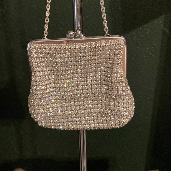 Vintage clutch. - Picture 2 of 6